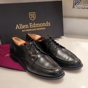Allen Edmonds Black Oxford Derby Shoes with Polished Leather